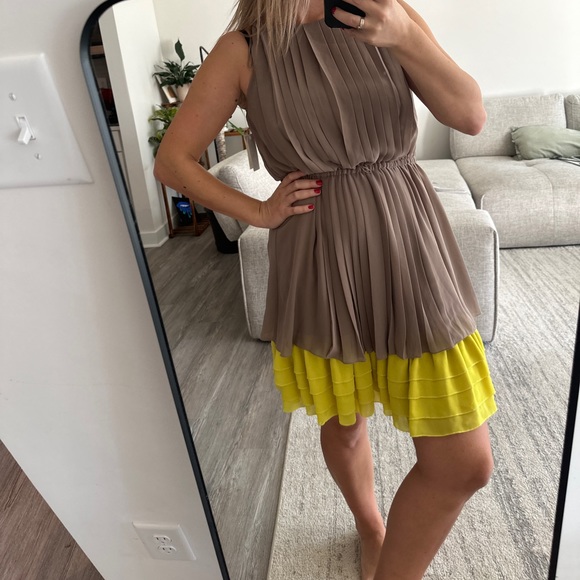 NWT Jessica Simpson Pleated Ruffle Khaki Lemon Yellow Mini Dress size XS $128 - Picture 6 of 8
